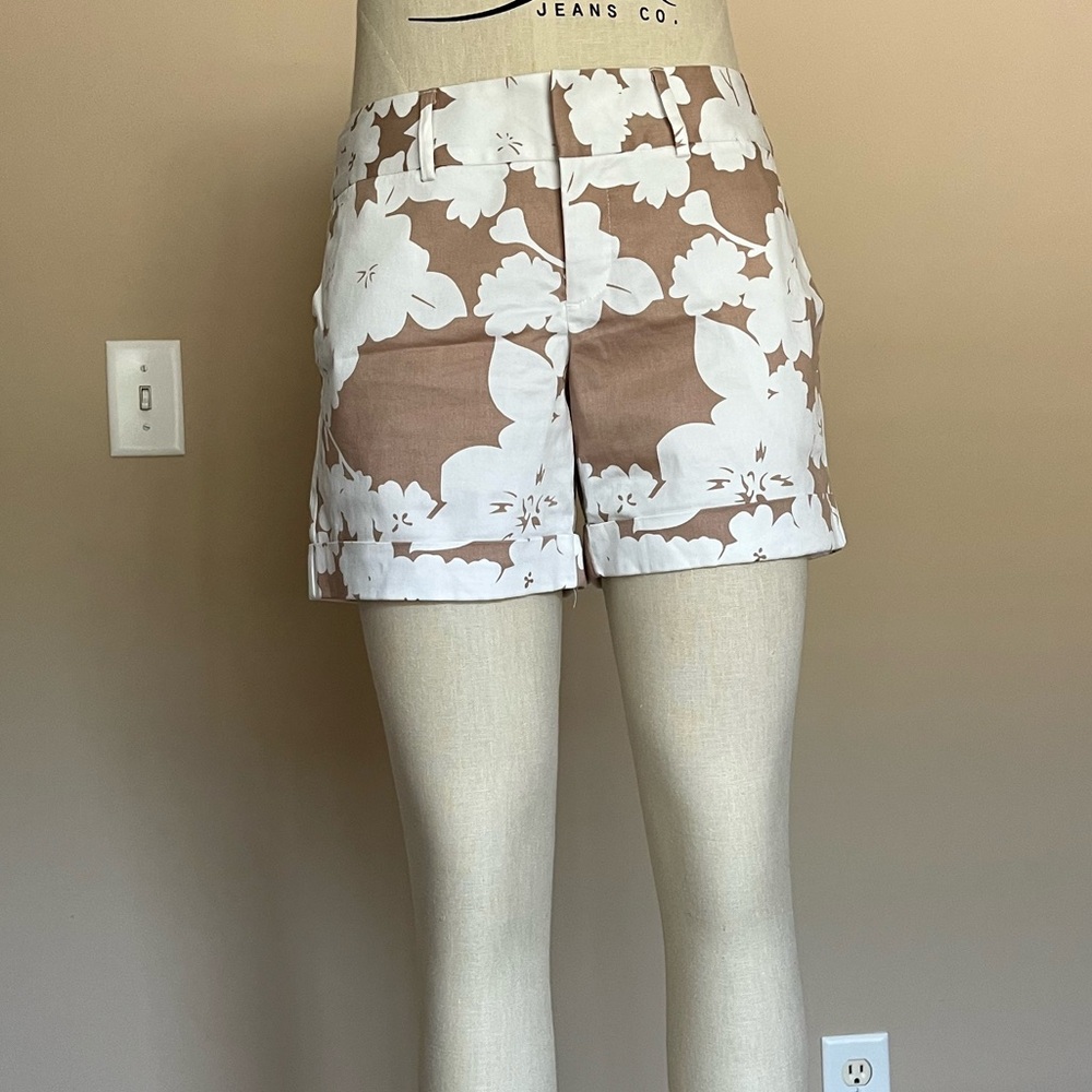 Mid rise cotton shorts